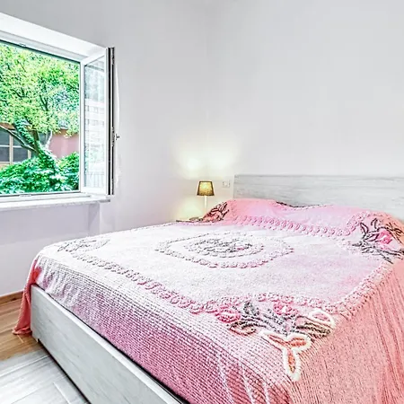 Lovely In With Wifi Apartament